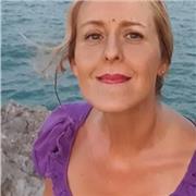 Licenciada en Filología Inglesa, Master en Formación del Profesorado y Titulación de EOI